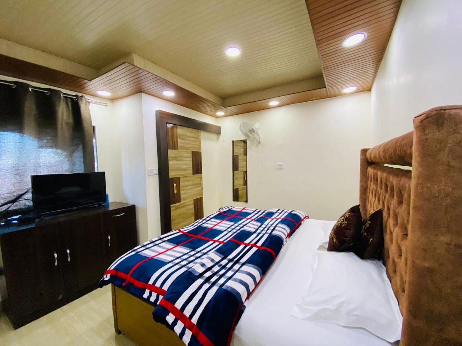 Rudhraksh Villa 4Br- Perfect Vacay Villa 무소리에 외부 사진