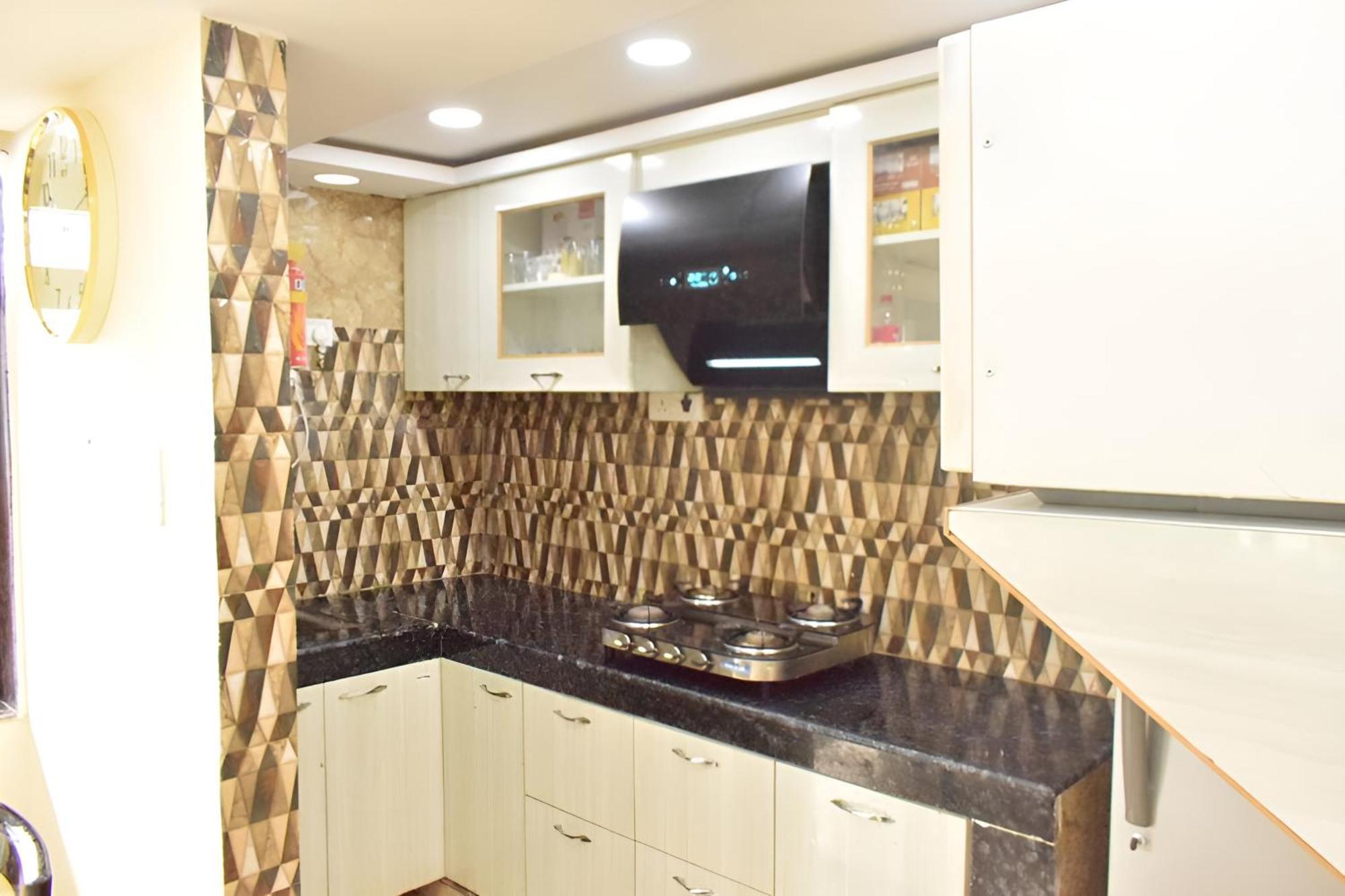 Rudhraksh Villa 4Br- Perfect Vacay Villa 무소리에 외부 사진